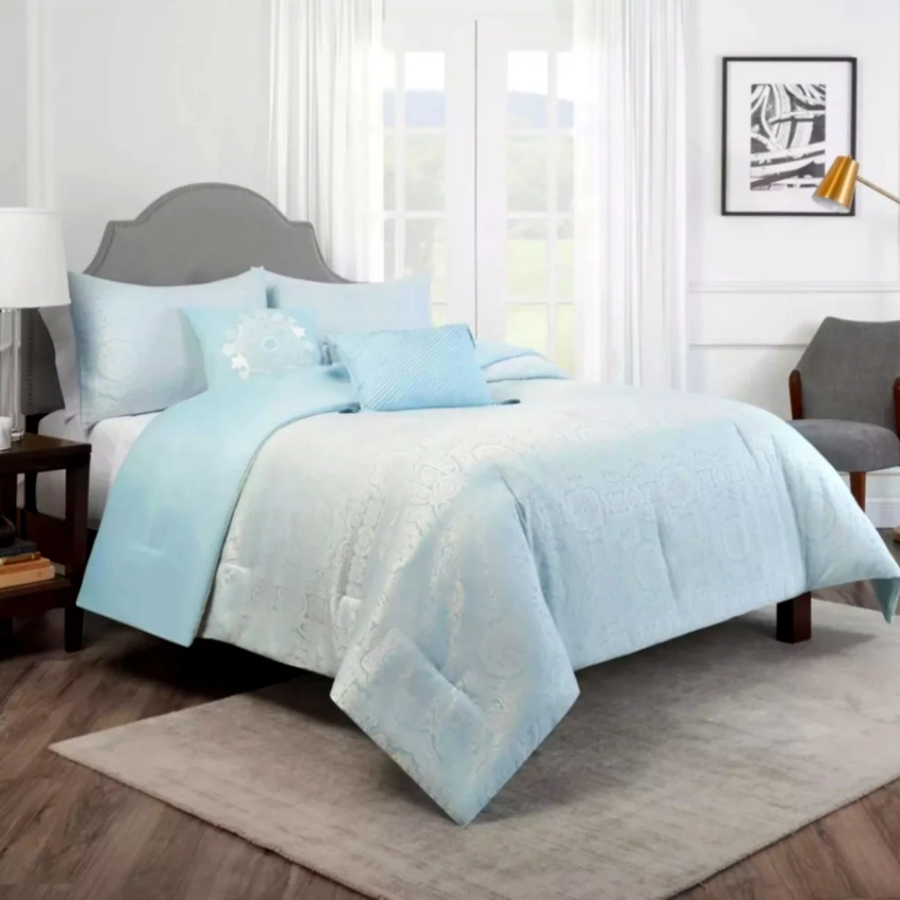 Luxury comforter bed set